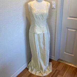 Xscape Vintage Gold Tiered Maxi Dress Sleeveless Satin Sz 16 Zipper Closure